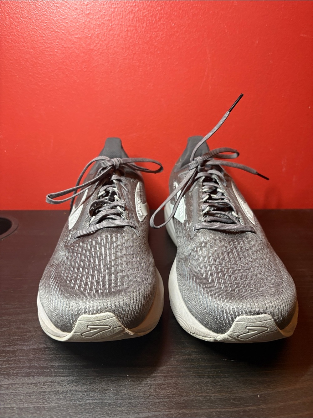 Brooks Men's Gray Athletic Running Shoes